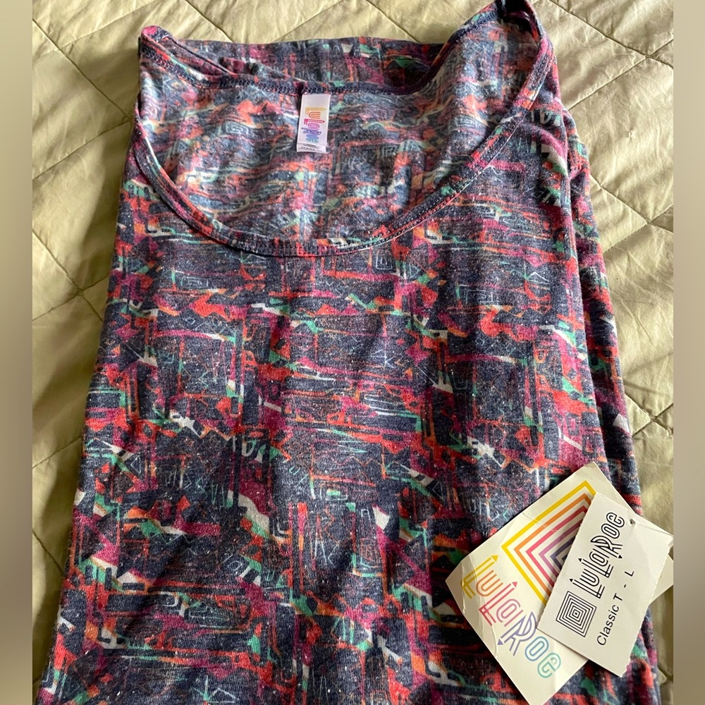 LuLaRoe Classic T. Size L